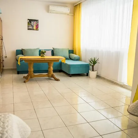 Panorama Chantall-izby,apartmany S Vyhladom Na 拉夫达