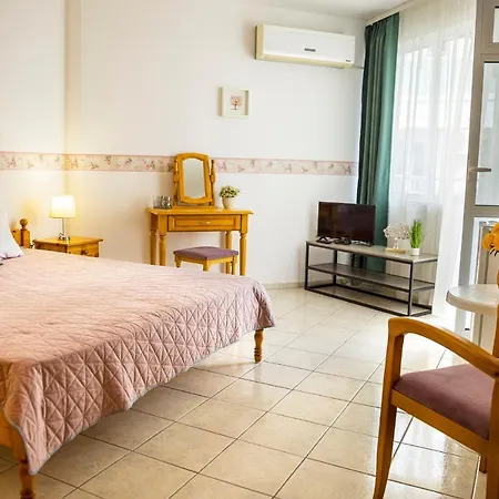 Panorama Chantall-izby,apartmany S Vyhladom Na Appartement Ravda