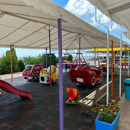 Panorama Chantall-izby,apartmany S Vyhladom Na Ravda